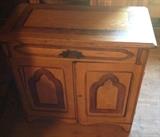 Victorian cottage washstand 
