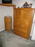 dresser that goes with the Queen bed