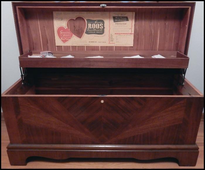 Sweetheart Cedar chest by Roos.