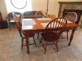 Table with 4 WIndsor back chairs