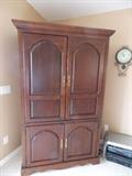 Armoire/entertainment cabinet