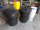 Rubbermaid Roughneck trash cans