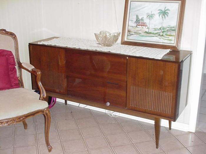 Stereo console