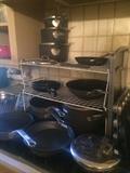 Large selection of cookware