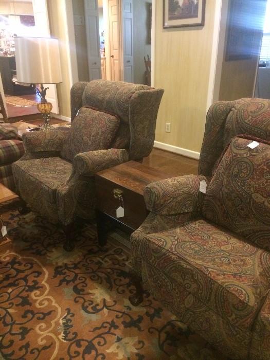 Like-new matching recliners