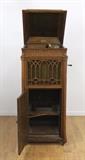 Lot #1109 Edison Diamond Disc Wind-Up Victrola