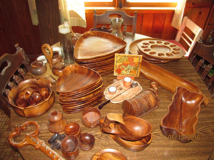 LOTS OF WOOD SERVING DISHES