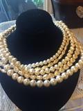 Lovely pearl necklace