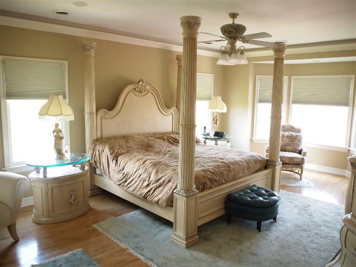 Henredon King bed and nightstands $1,200