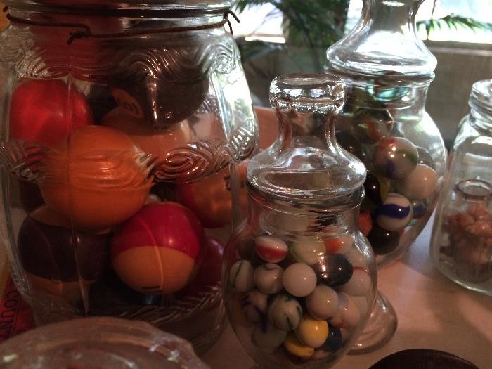 MARBLES, JARS AND ROUND THINGS!