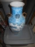 Oriental vase 