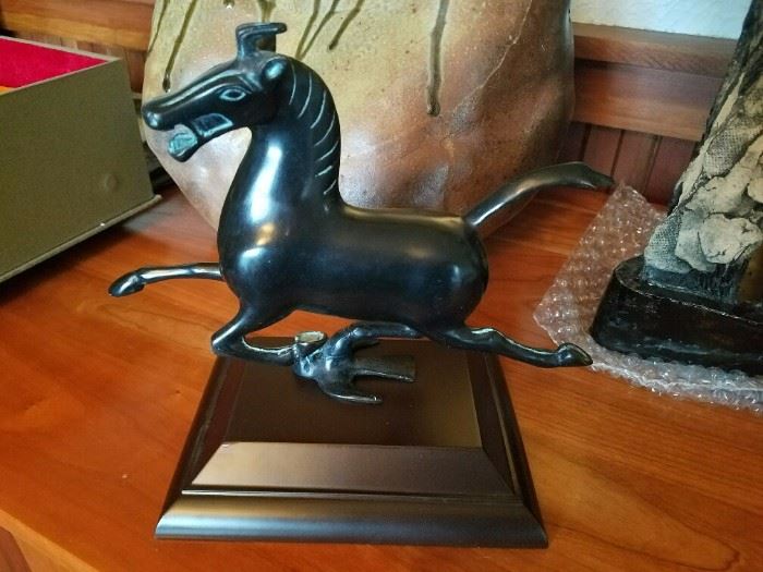 This is very interesting...Chinese Horse Bronze