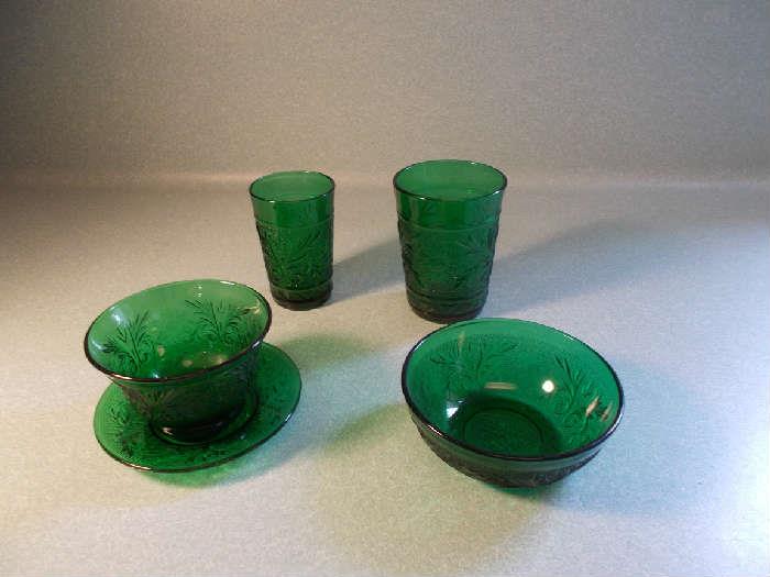 Sampling of Green SANDWICH "Depression Glass" - came in Quaker Oats as prizes - 6 Large Juices; 7 Small Juices; several Berry Bowls; several Custard Cups; 5 Custard Liners - ALL sold individually!!!!!