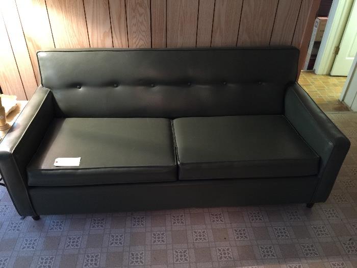 Vintage sofa sleeper..."Naugahyde" ! Excellent condition!