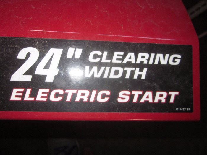 Craftsman Snowblower, 24" in clearing width, electric start. 
