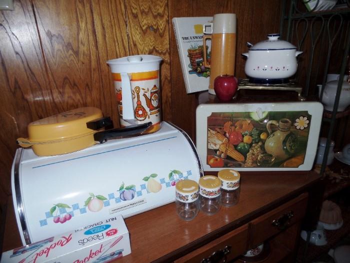 More vintage kitchen items