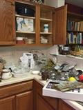 Lots of kitchen items
