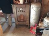 OLD RADIO CASE AND TANK