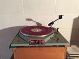 VINTAGE PROFESSIONAL TURN TABLE