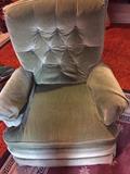 Green cloth fabric recliner