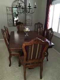 Ethan Allan dining room set, like new