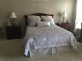 1 year old Queen remote control Tempur-pedic mattress...Cost home owner over $5,000.