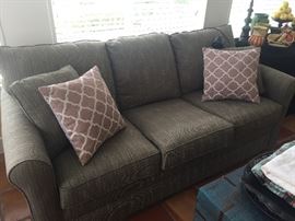 La-Z-Boy sleeper sofa..like new