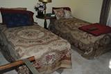 Pair of twin beds, includes bedding!