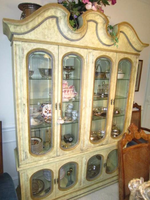 American of Martinsville china cabinet with lights