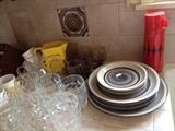 vintage kitchen, vintage dishes