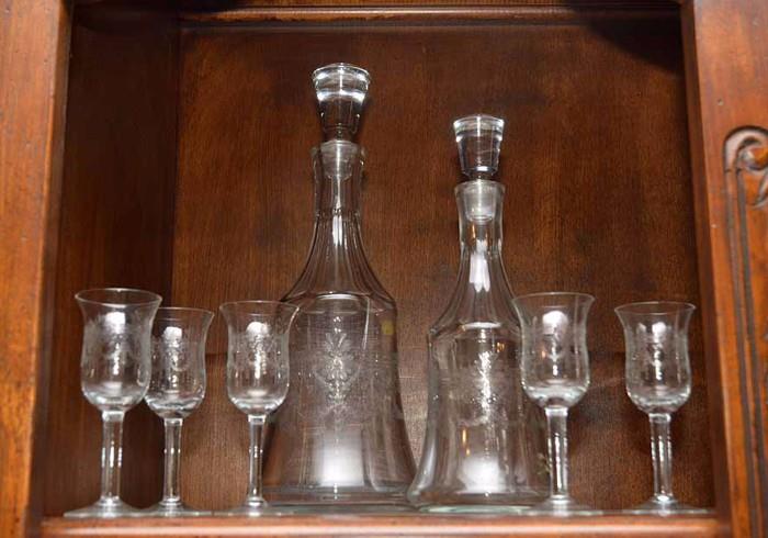 Lovely Etched Decanter & Cordial Glasses Set