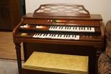 Kimball Swinger 500 organ