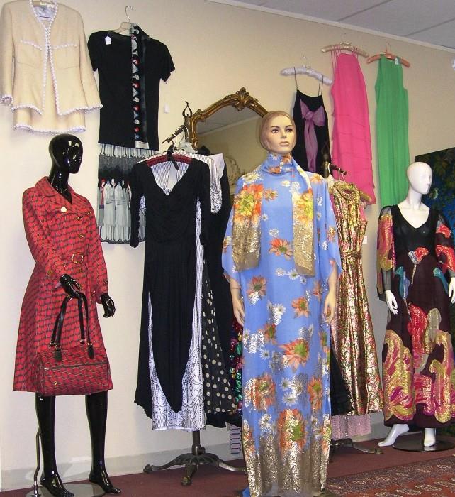 VINTAGE COUTURE CLOTHING!! in Houston, TX starts on 5/19/2016