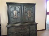 MCM armoire