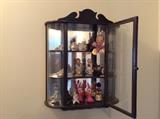 Figurines, display cabinet