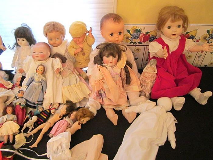 Another close up of dolls on right.