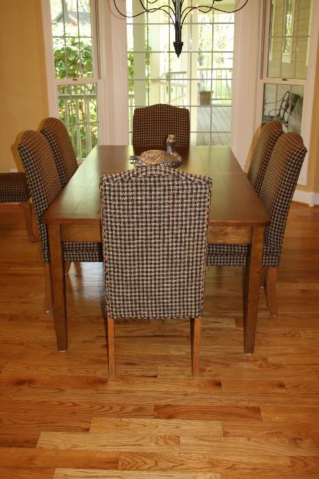 DINING ROOM TABLE ~ 1 LEAF ~ 8 CHAIRS