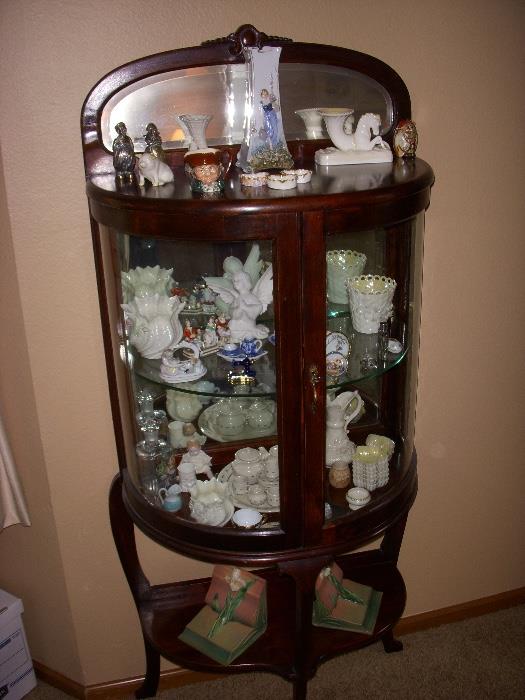 DISPLAY CASE WITH 10+ BELLEEK PCS.POTTERY        AND MINIATURE DISHES