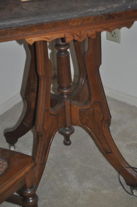 EASTLAKE STYLE OCCASIONAL TABLE