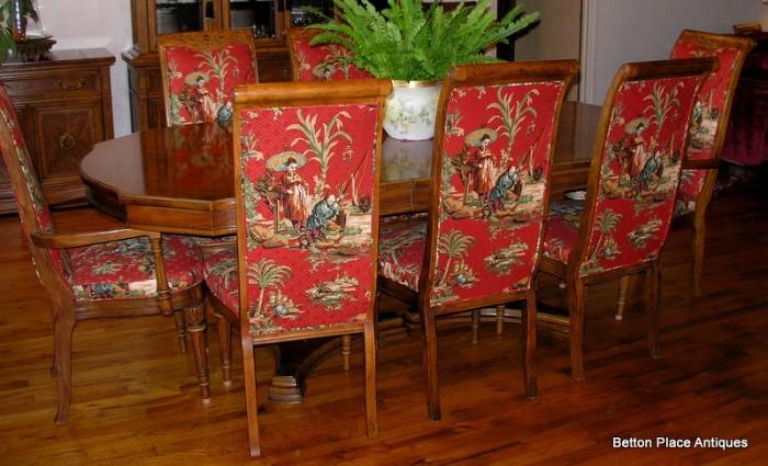  Bernhardt Furniture Vintage Walnit Dining Table /8 chairs matches the China Hutch..has inlaid folk art on tops of chairs.