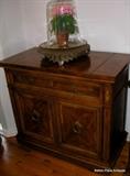 Vintage Bernhardt Furniture Walnut Server with lift out tops to serve from 