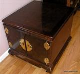 Asian style end table Henredon