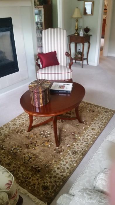 Coffee table, great chair, small rug