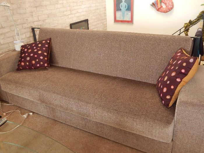 Very nice sofa/ bed...like new!
