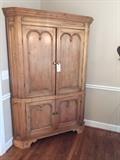 Tennessee corner hutch
