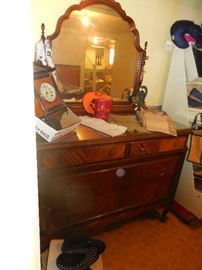 Vintage Burl Mahogany 3 Drawer Chest with Swing Mirror
