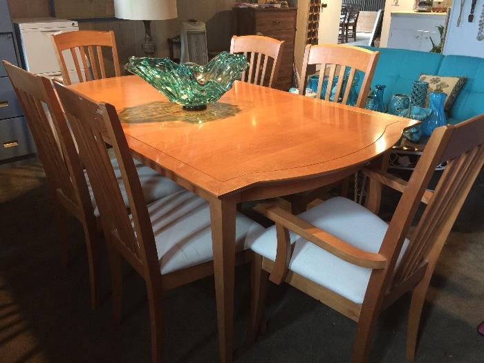 Dining room table, 8 chairs plus additional leaf