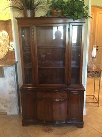 Duncan Phyfe antique china cabinet
