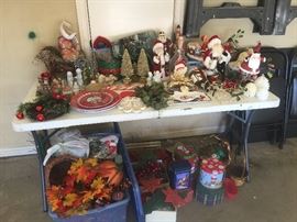 Lots of nice Christmas decor