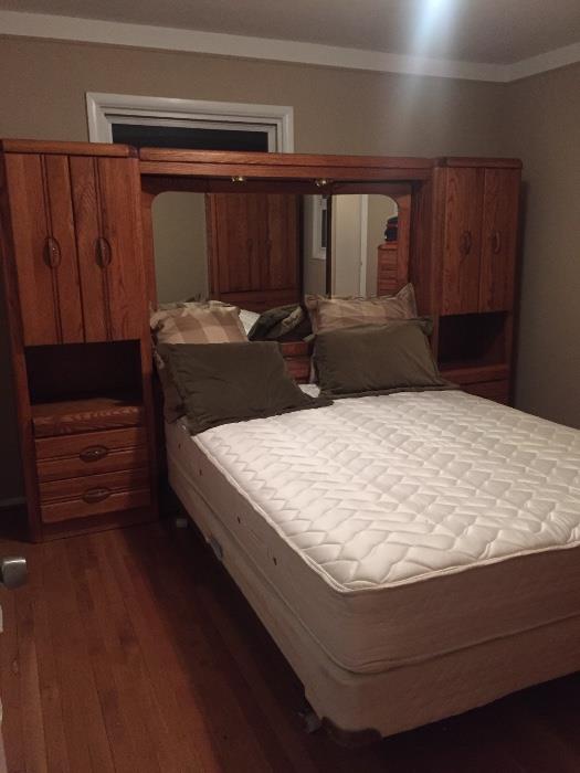 Queen size solid oak headboard and mattresses included...
Asking $1200. (OBO) this includes ALL 8 pieces!!  SOLD✅